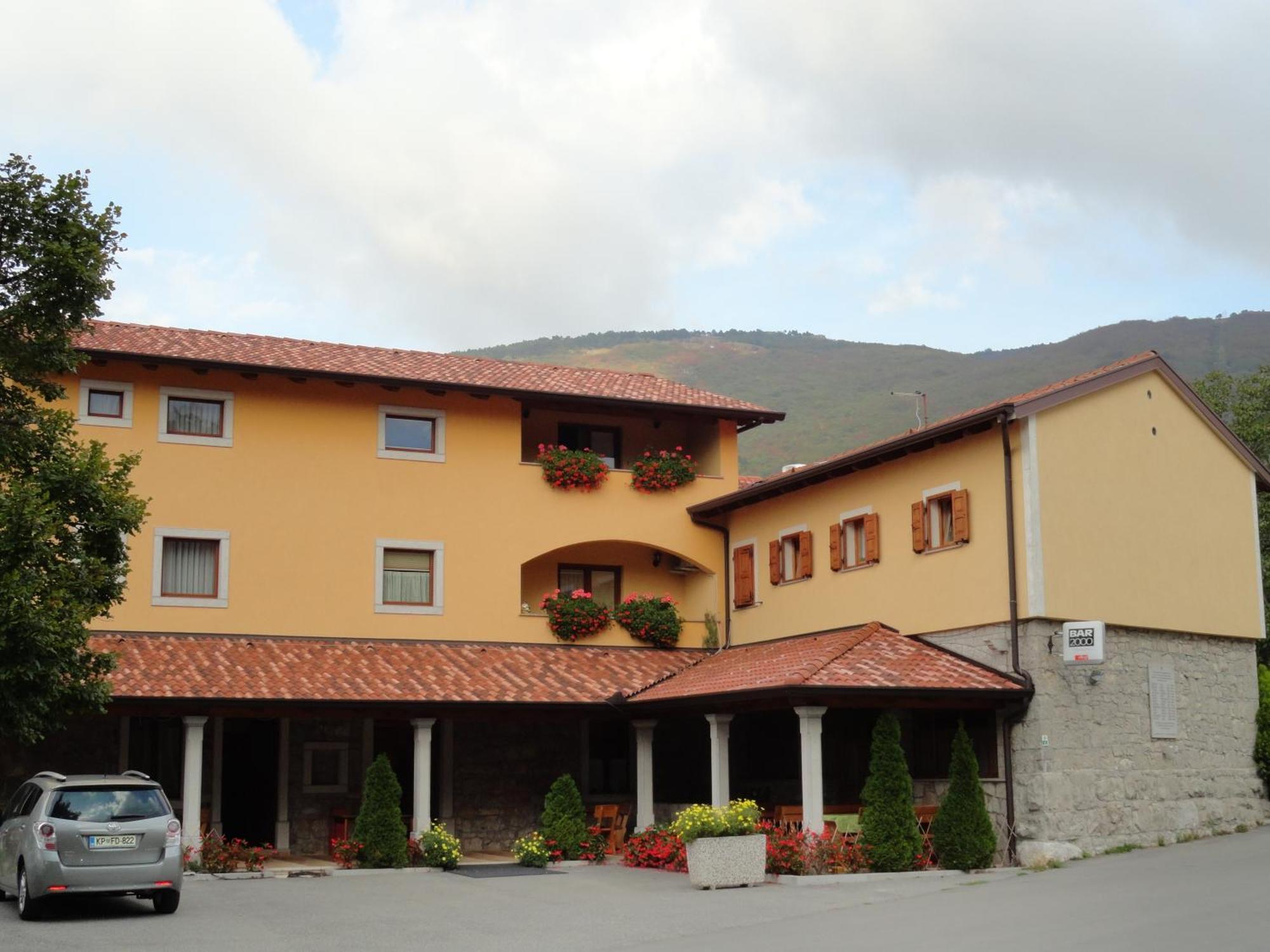 Podgorje  Guest House Pod Slavnikom מראה חיצוני תמונה
